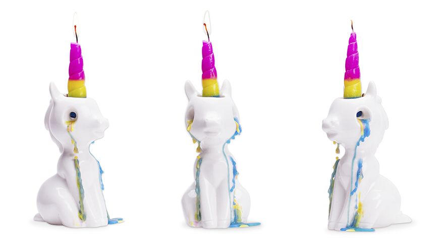 this-crying-unicorn-candle-weeps-waxy-colourful-tears-when-you-light-it11 this-crying-unicorn-candle-weeps-waxy-colourful-tears-when-you-light-it11
