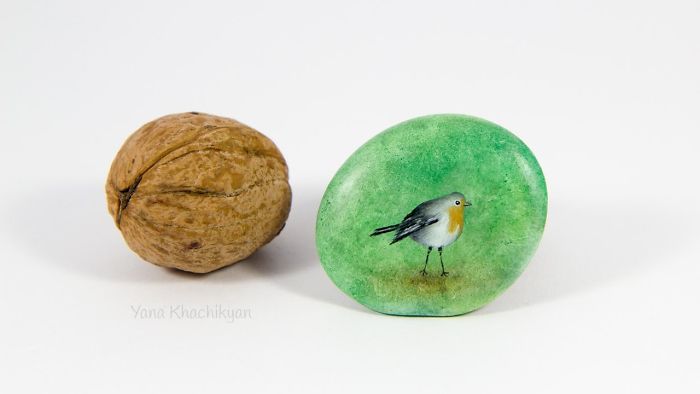 I Create Miniature Worlds Of Tiny Creatures On Stones (part 2)