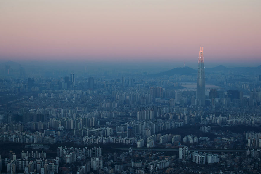 I Found Inside Photos Of The World's Newest Mega-Skyscraper I Found Inside Photos Of The World's Newest Mega-Skyscraper