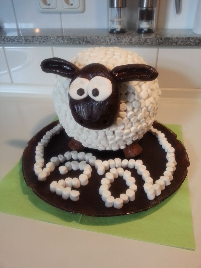 Shaun The Sheep Birthday Cake.