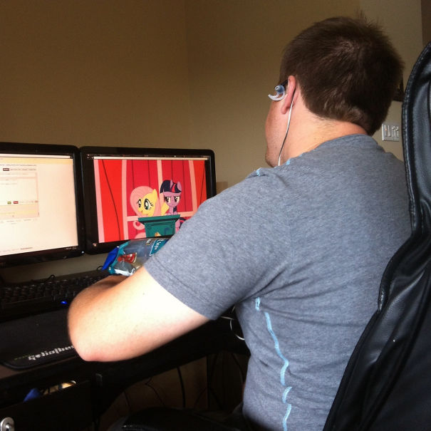 I Just Caught My Boyfriend In The Act. He Doesn't Know That I Know His Secret