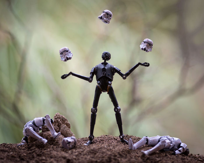 When Fighting Stormtroopers Always Go For The Juggler!