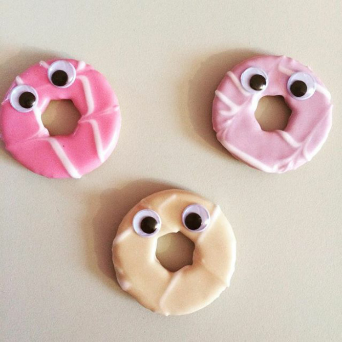 Googly Biscuits