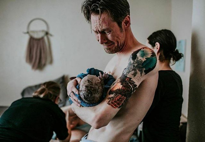 The Feeling When You Hold Your First Daughter For The Very First Time