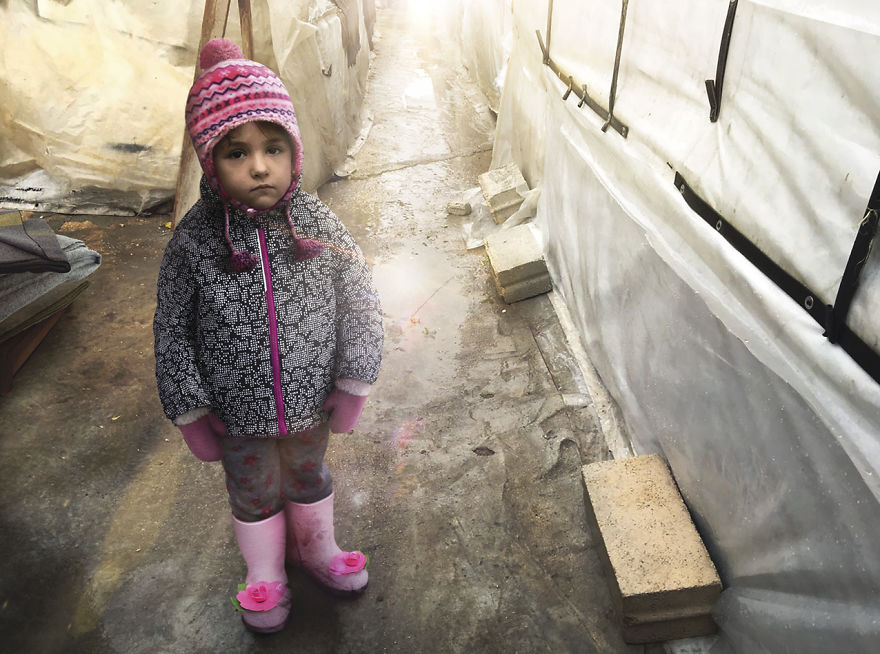 Internet Photoshop Masters Reimagined Zahra With Warm Winter Clothes