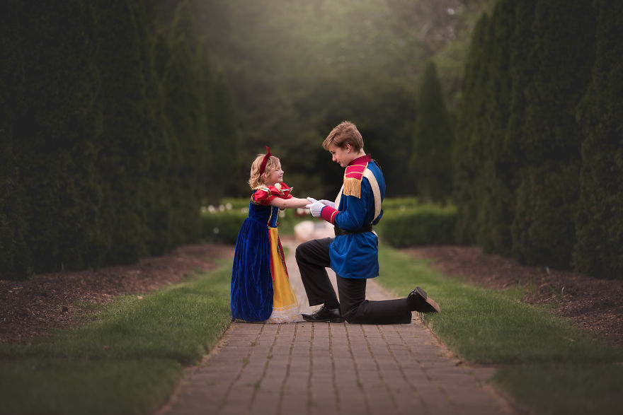 My 13-Year-Old Son Surprised His 5-Year-Old Sister With Disney Princess Photoshoot My 13-Year-Old Son Surprised His 5-Year-Old Sister With Disney Princess Photoshoot
