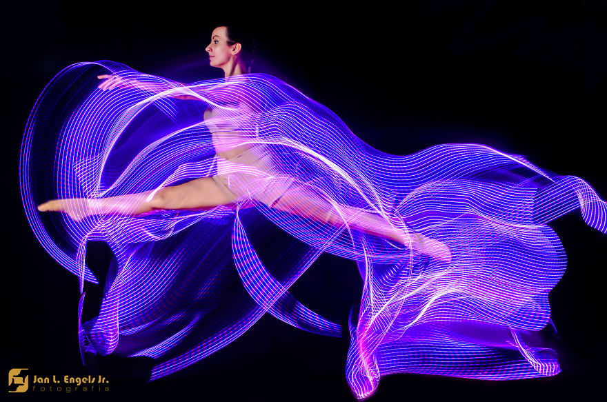 Balled Project: I Show The Movement Of Ballet Dancers With Long Exposure Photography