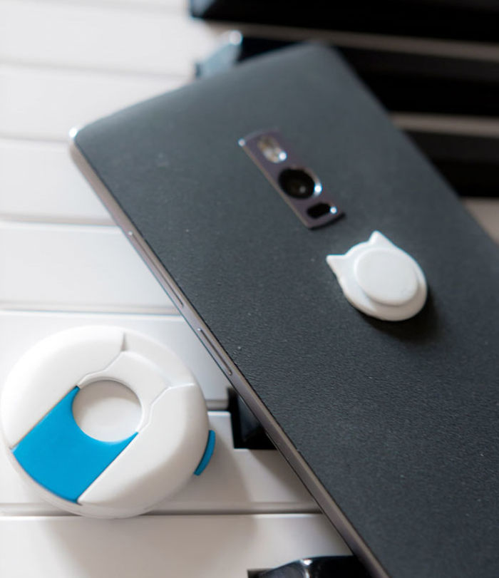 I Developed The First Anti-Theft Product That Physically Locks Your Phone To Your Pocket