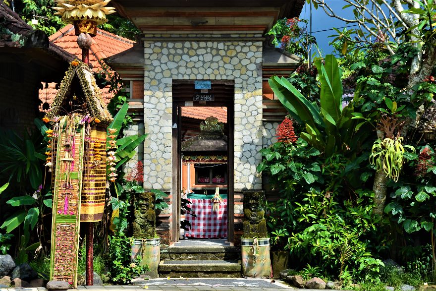19 Beautiful Doors & Gates Of Bali