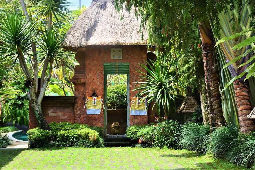 19 Beautiful Doors & Gates Of Bali