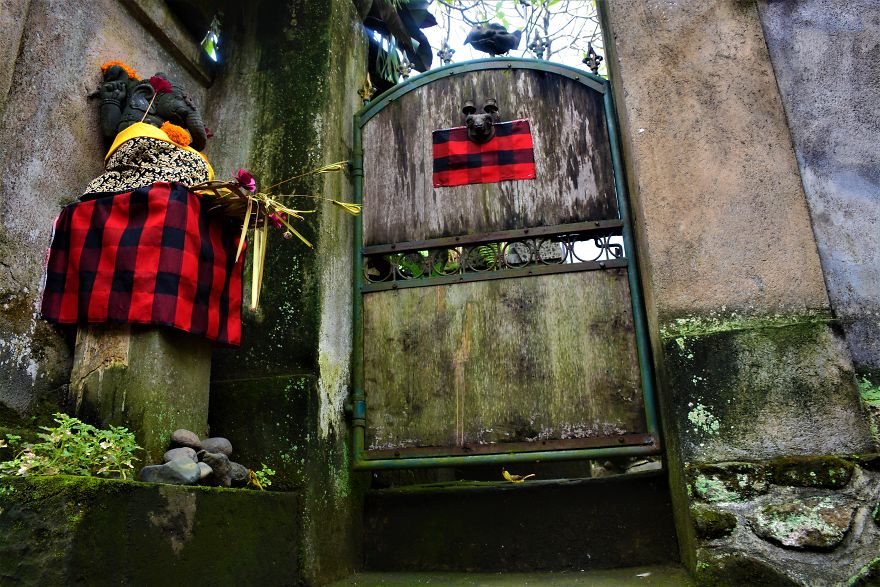 19 Beautiful Doors & Gates Of Bali