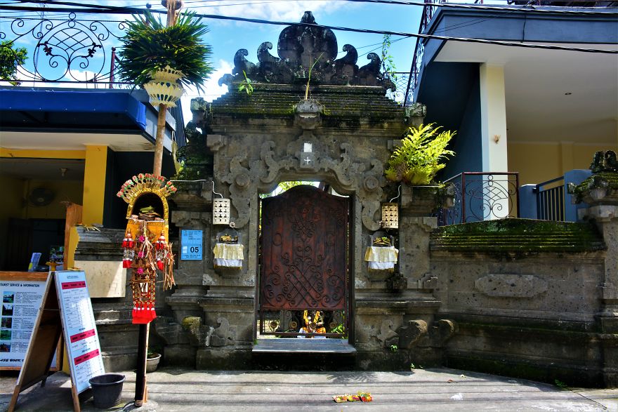 19 Beautiful Doors & Gates Of Bali