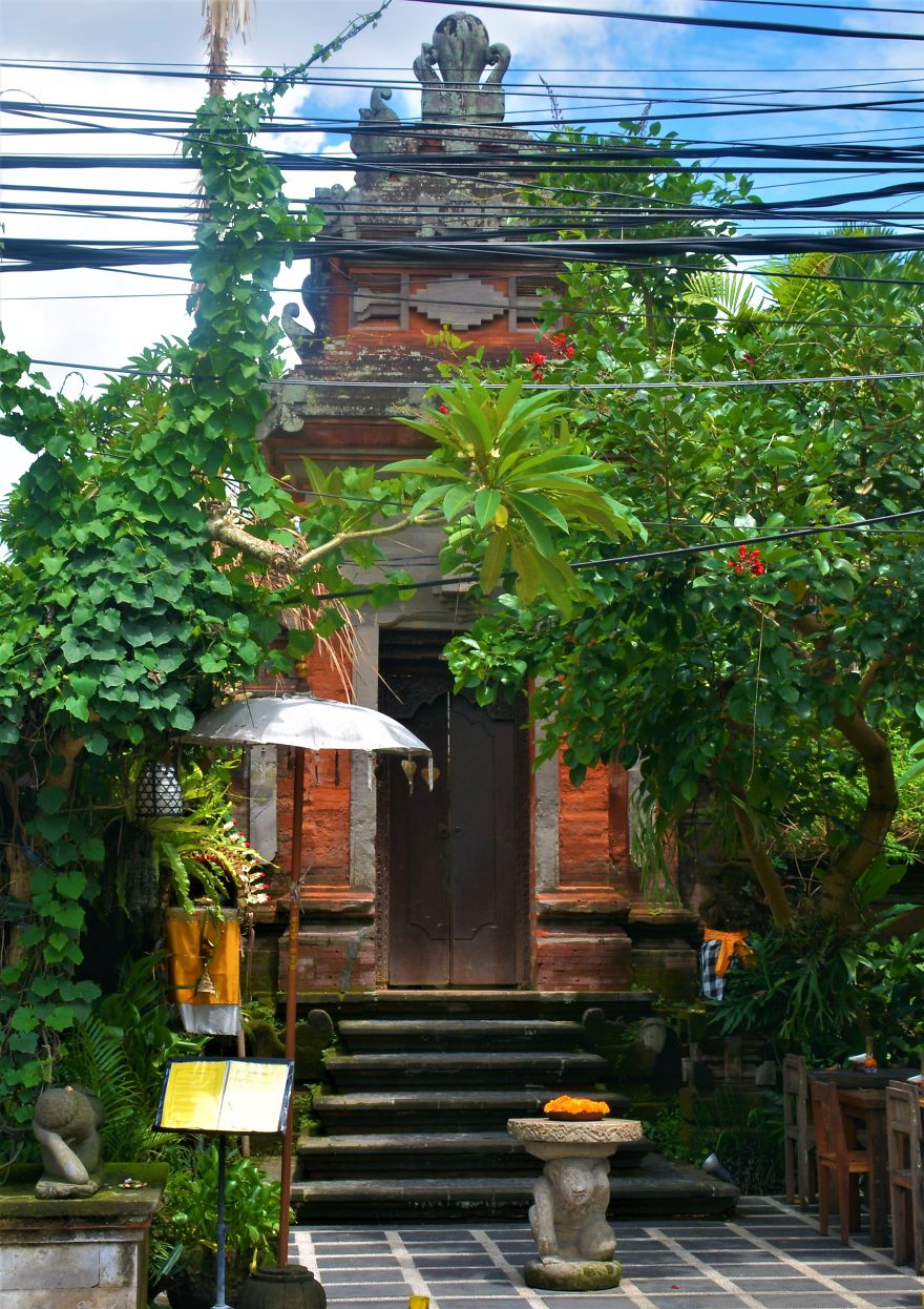 19 Beautiful Doors & Gates Of Bali