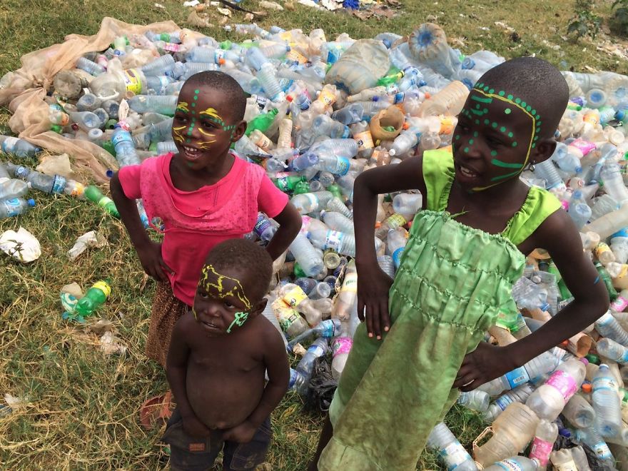 Went To Do A Wall Drawing End Up Making Tribal Face Painting In Uganda. Went To Do A Wall Drawing End Up Making Tribal Face Painting In Uganda.