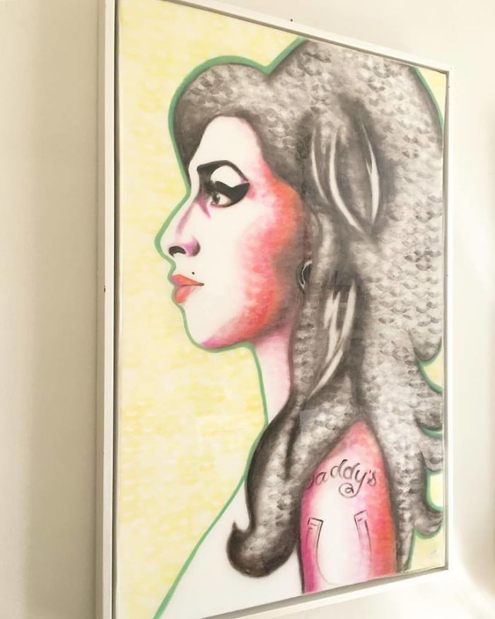 Kissed Art: I Use Only Lipsticks To Create These Paintings Kissed Art: I Use Only Lipsticks To Create These Paintings