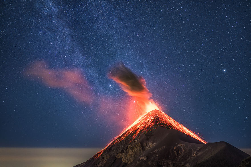 I Photographed Volcano Erupting Under The Milky Way In Guatemala