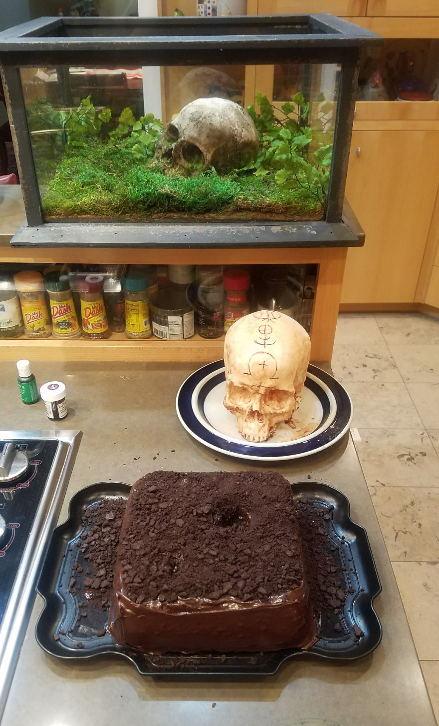 I Made A Skull Cake And Brought It To Work To Scare My Coworkers I Made A Skull Cake And Brought It To Work To Scare My Coworkers