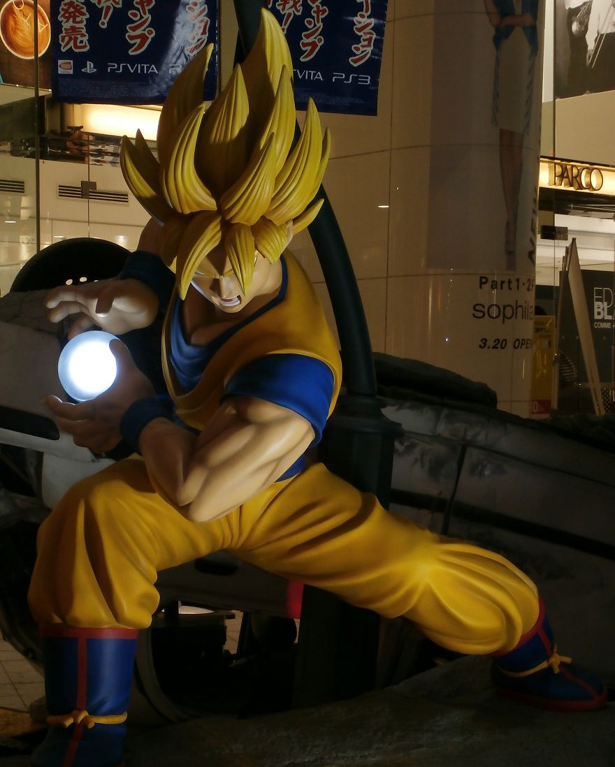 Goku Vs Luffy - Life-Size Anime Statues In Tokyo