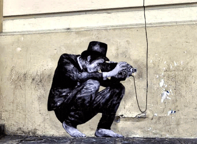 Spanish Photographer A.l. Crego Turns Street Art Graffiti Into Animated Gifs Spanish Photographer A.l. Crego Turns Street Art Graffiti Into Animated Gifs