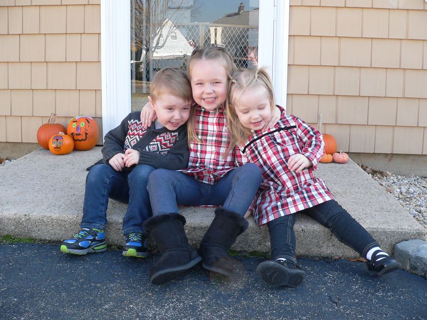 When My Children Show Their Love For One Another: The Upside To Having 3 Little Kids