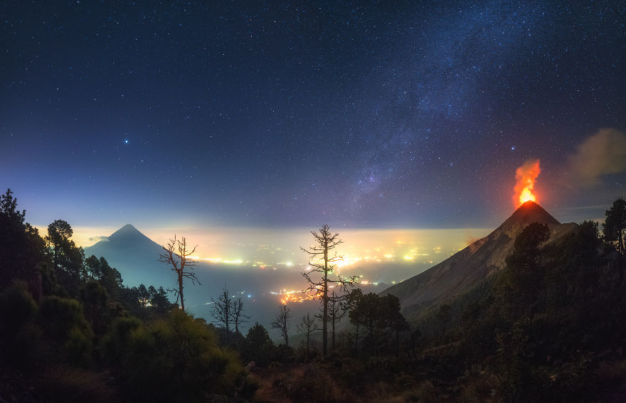 I Photographed Volcano Erupting Under The Milky Way In Guatemala