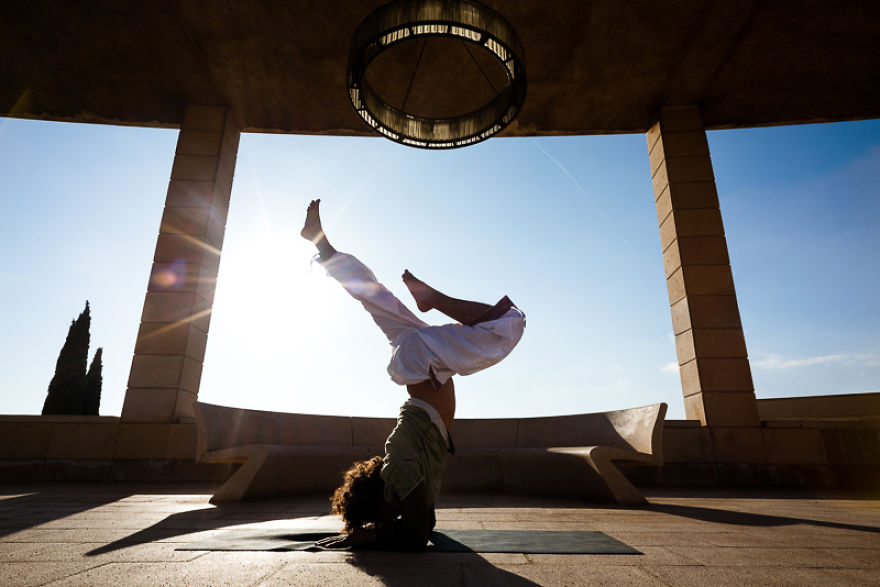 Mixing Body Art And Photography While Doing Yoga In Barcelona
