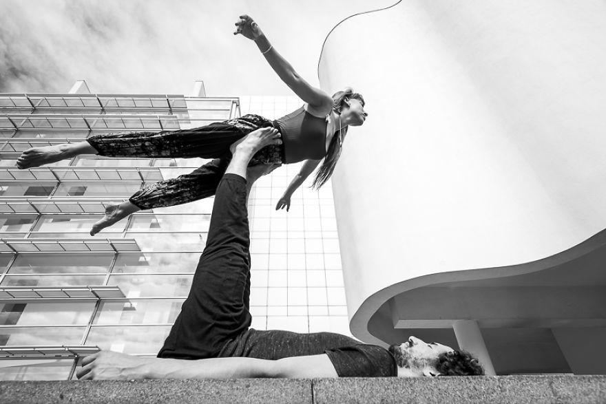 Mixing Body Art And Photography While Doing Yoga In Barcelona Mixing Body Art And Photography While Doing Yoga In Barcelona