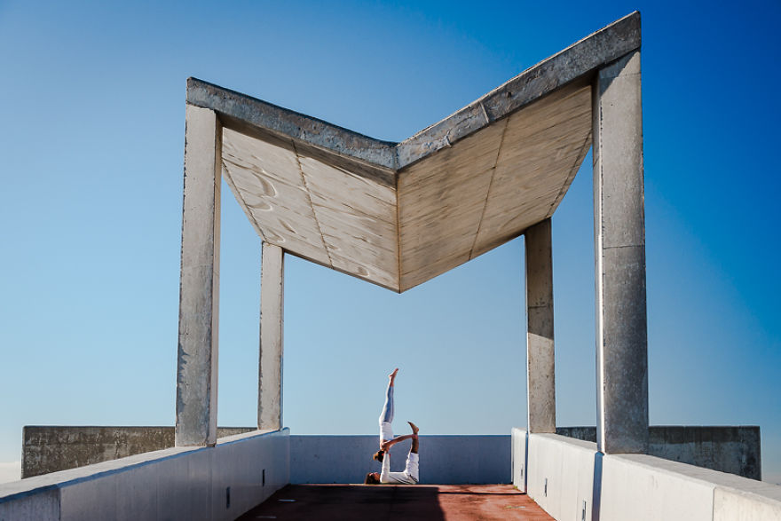 Mixing Body Art And Photography While Doing Yoga In Barcelona