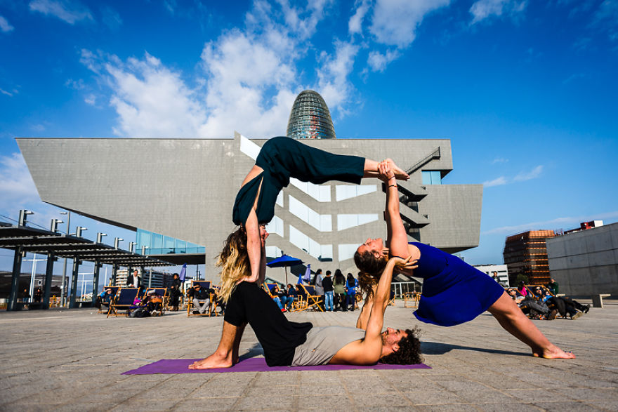Mixing Body Art And Photography While Doing Yoga In Barcelona Mixing Body Art And Photography While Doing Yoga In Barcelona
