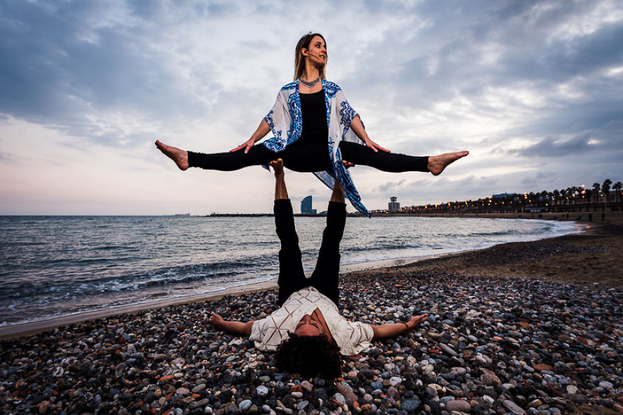 Mixing Body Art And Photography While Doing Yoga In Barcelona Mixing Body Art And Photography While Doing Yoga In Barcelona