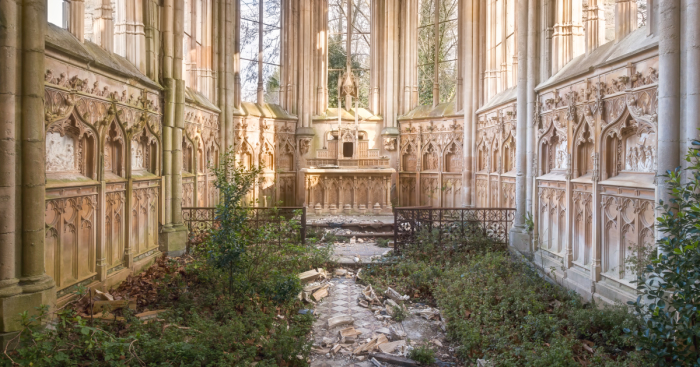 I Photographed Abandoned Houses Of God