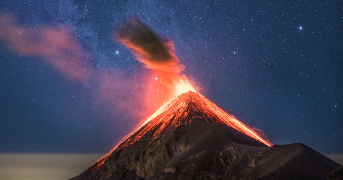 I Photographed Volcano Erupting Under The Milky Way In Guatemala