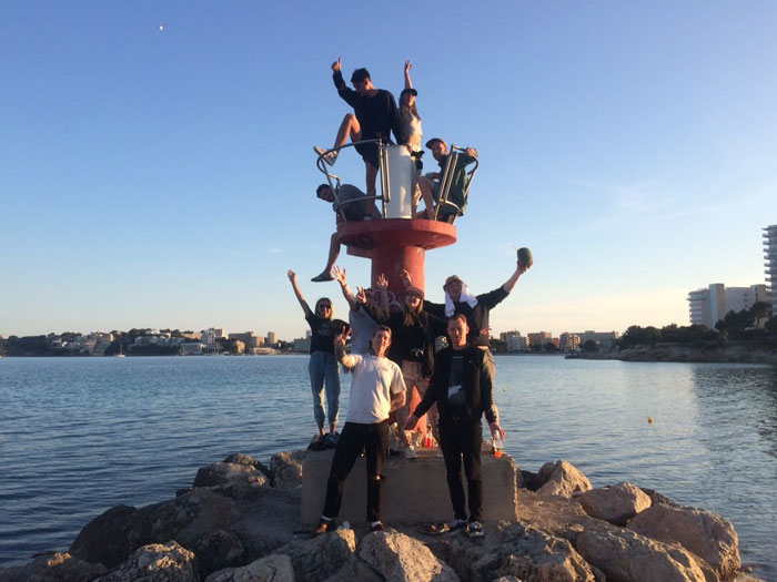 friends-invite-stranger-joe-mcgrath-3 friends-invite-stranger-joe-mcgrath-3