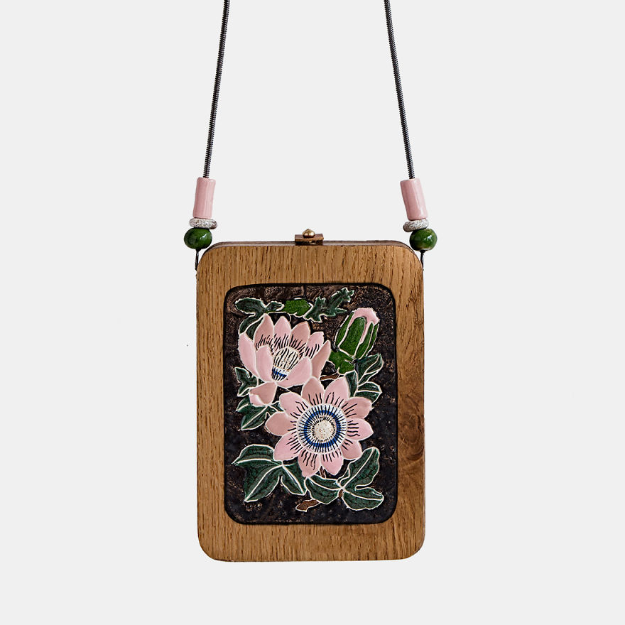 I'm Reconnecting With Nature By Wood & Ceramic Mosaic Bags