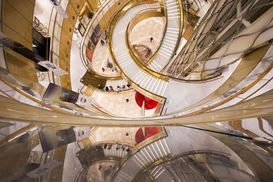 I Found Inside Photos Of The World's Newest Mega-Skyscraper I Found Inside Photos Of The World's Newest Mega-Skyscraper