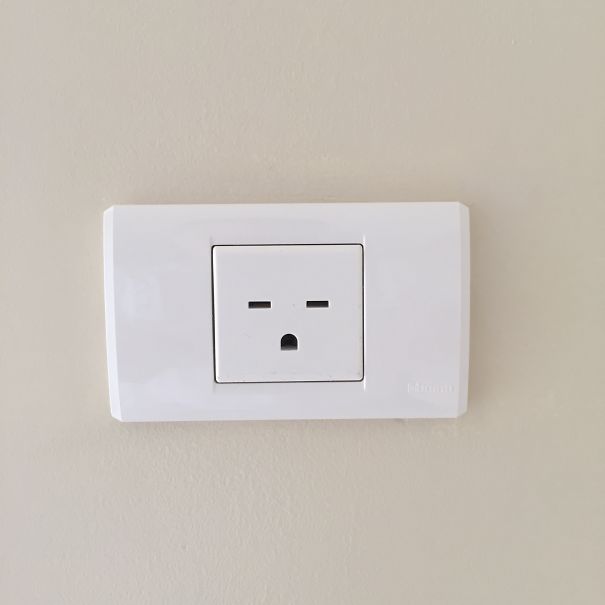 I'm Alone, I'm So Bored. Meh