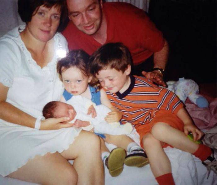 When Your New Sibling Is Born And You Realise You're The Middle Child