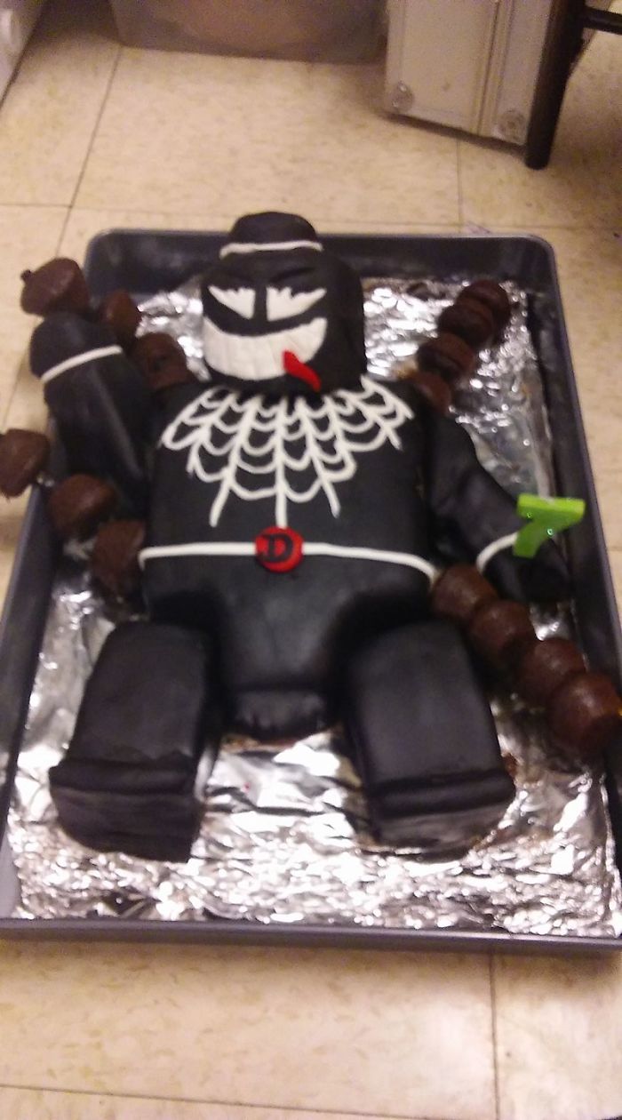Lego Marvel Venom Cake