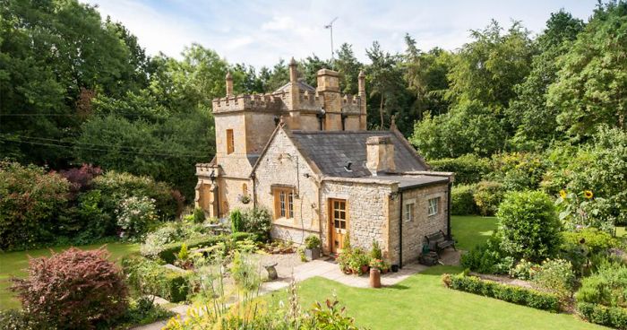 England’s Smallest Castle Is For Sale And It Costs No More Than A Mid-Sized Flat In London