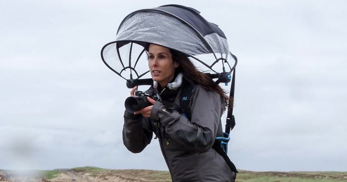 Innovative Hands-Free Umbrella That Keeps Your Camera Dry When Shooting In The Rain