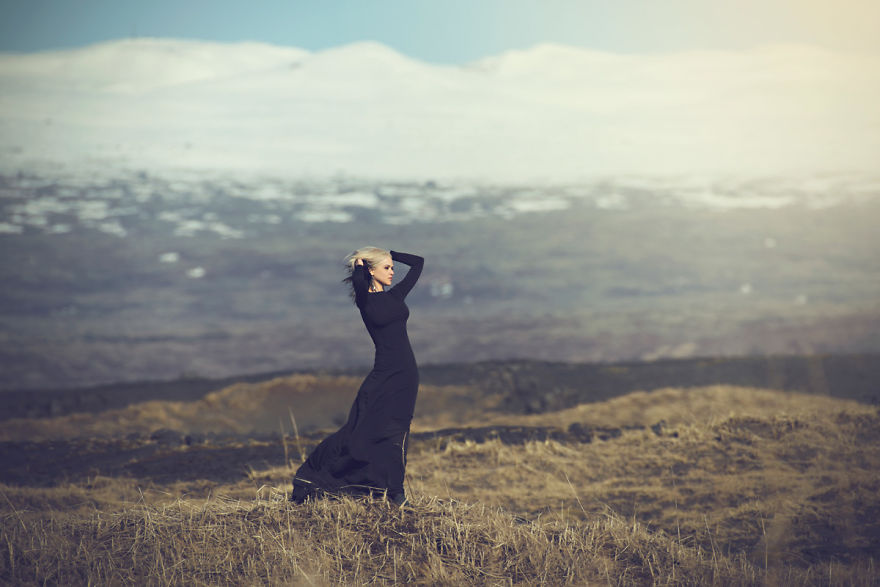 Photographer Captures Dramatic Figures On An Icelandic Landscape Photographer Captures Dramatic Figures On An Icelandic Landscape