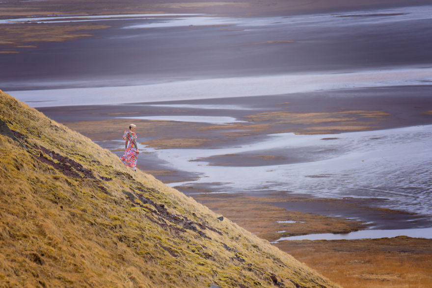 Photographer Captures Dramatic Figures On An Icelandic Landscape Photographer Captures Dramatic Figures On An Icelandic Landscape
