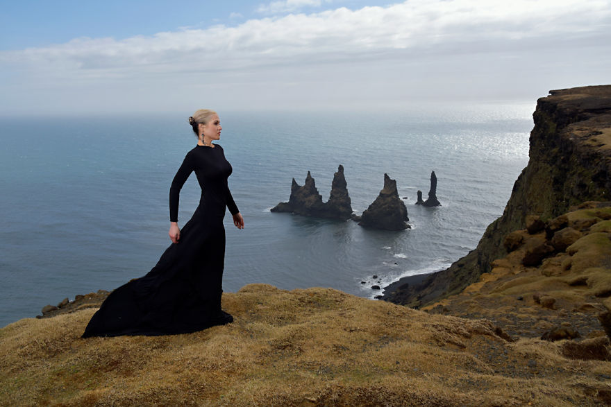 Photographer Captures Dramatic Figures On An Icelandic Landscape Photographer Captures Dramatic Figures On An Icelandic Landscape
