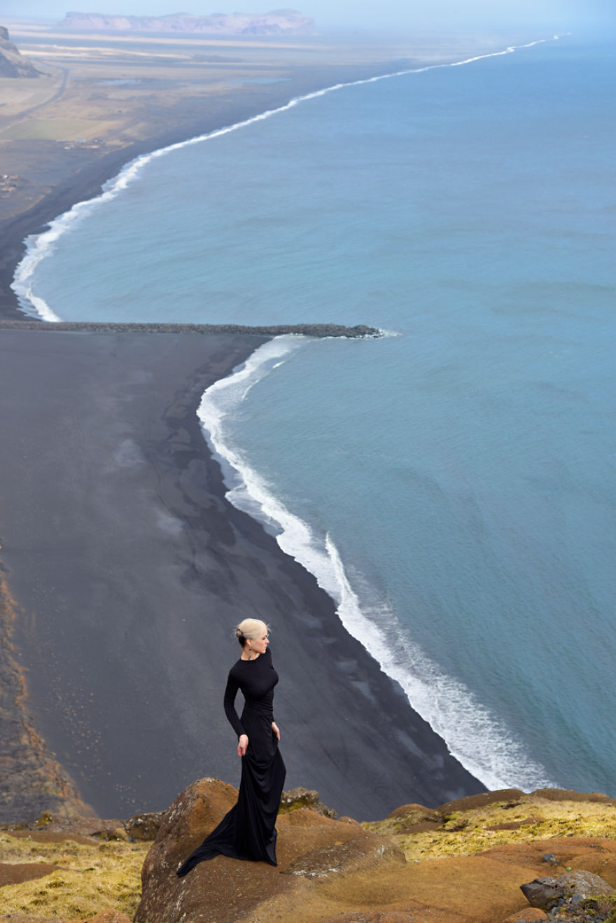 Photographer Captures Dramatic Figures On An Icelandic Landscape Photographer Captures Dramatic Figures On An Icelandic Landscape