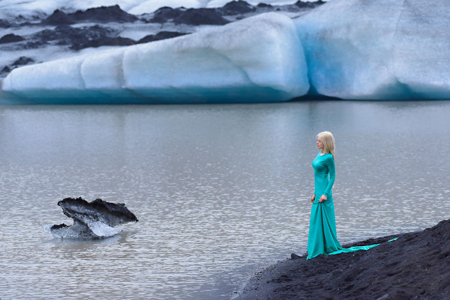 Photographer Captures Dramatic Figures On An Icelandic Landscape Photographer Captures Dramatic Figures On An Icelandic Landscape