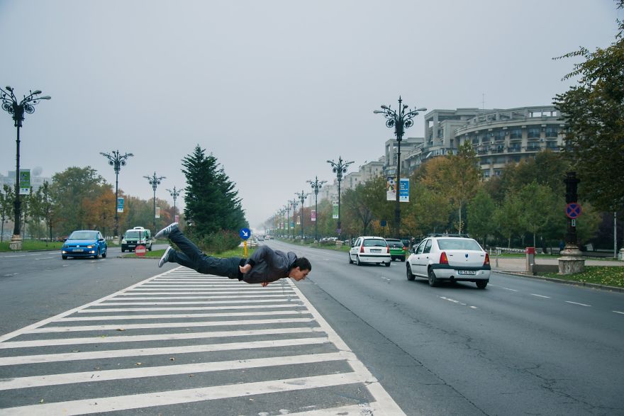 I Captured My Falling Friend In Bucharest And We Got Strange Looks From The Passers-By I Captured My Falling Friend In Bucharest And We Got Strange Looks From The Passers-By