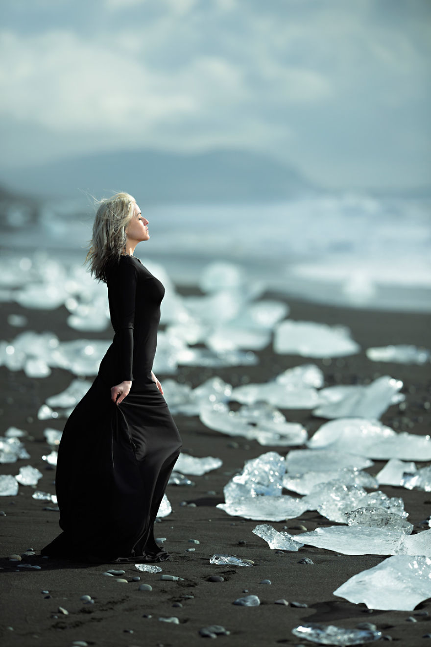 Photographer Captures Dramatic Figures On An Icelandic Landscape Photographer Captures Dramatic Figures On An Icelandic Landscape