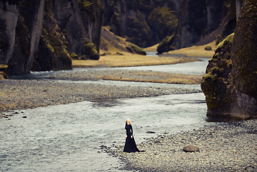 Photographer Captures Dramatic Figures On An Icelandic Landscape Photographer Captures Dramatic Figures On An Icelandic Landscape