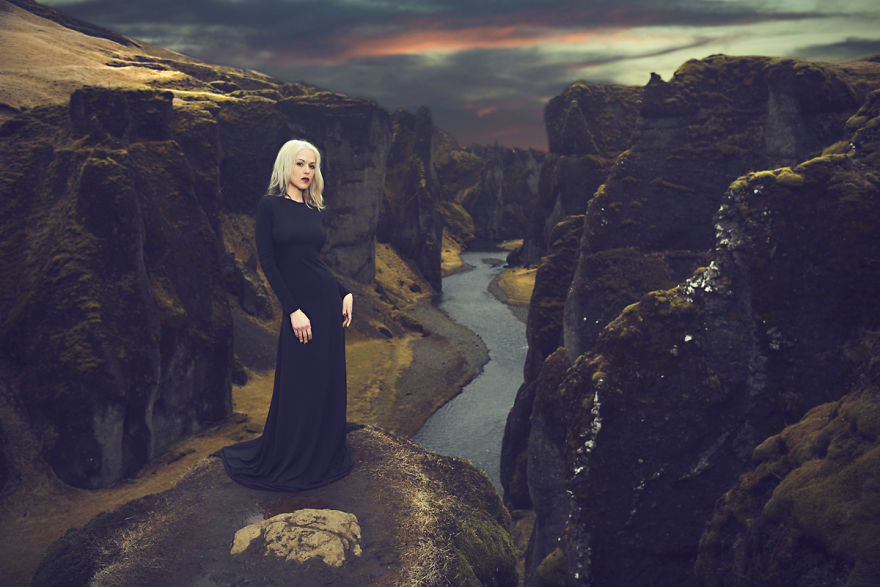 Photographer Captures Dramatic Figures On An Icelandic Landscape Photographer Captures Dramatic Figures On An Icelandic Landscape