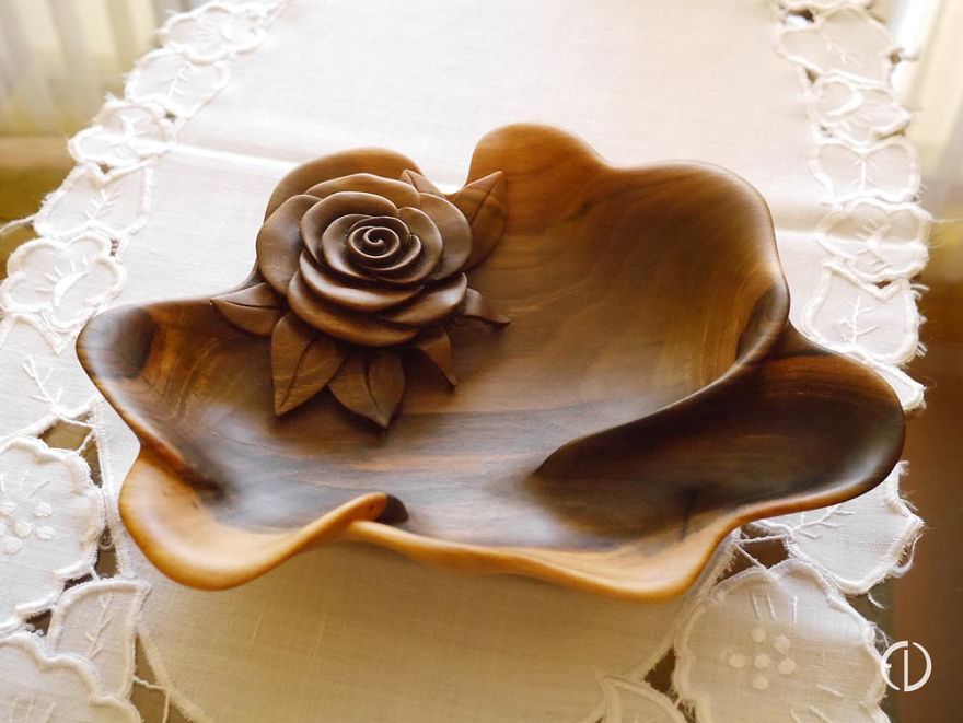 Walnut Bowl ‘Rose’